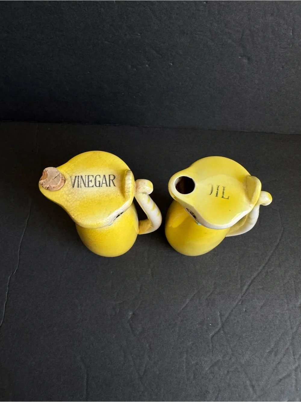 Lipper Mann Yellow Cat Cruet Set Oil Vinegar Anthropomorphic Vintage 50s